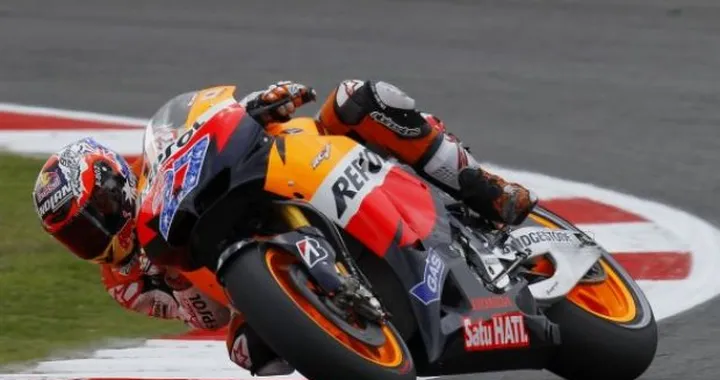 Assen, la "prima" di Ben Spies. Stoner allunga ancora in classifica. Podio per Dovizioso. Rossi quarto. Solito Sic