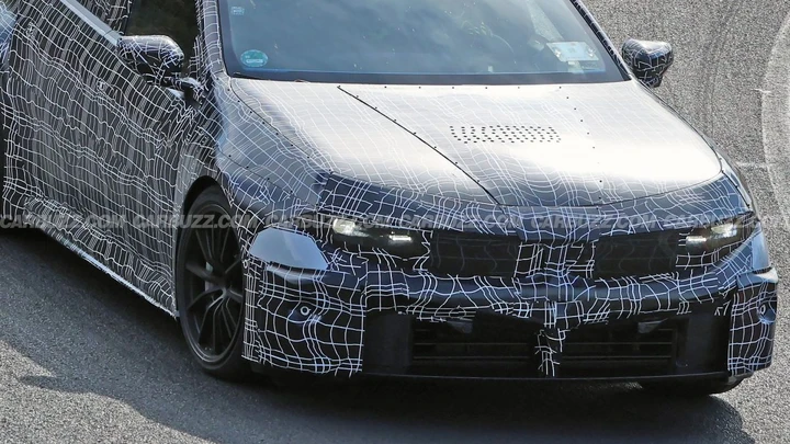 Nuova BMW M3 elettrica, in pista al Nürburgring: promette bene