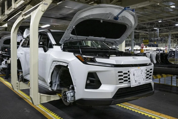 Toyota vuole auto con meno pezzi: sulla RAV4 ha già tagliato fino al 76% delle varianti
