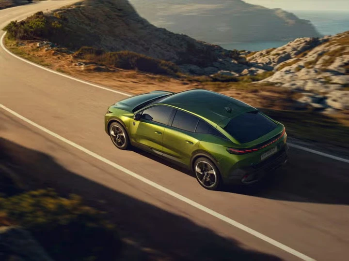 Stellantis lancia il nuovo 1.6 plug-in da 240 CV