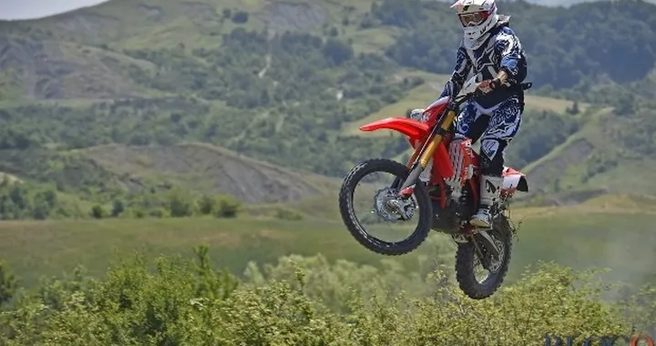 Beta RR MY 2016: il video-test di Motoblog