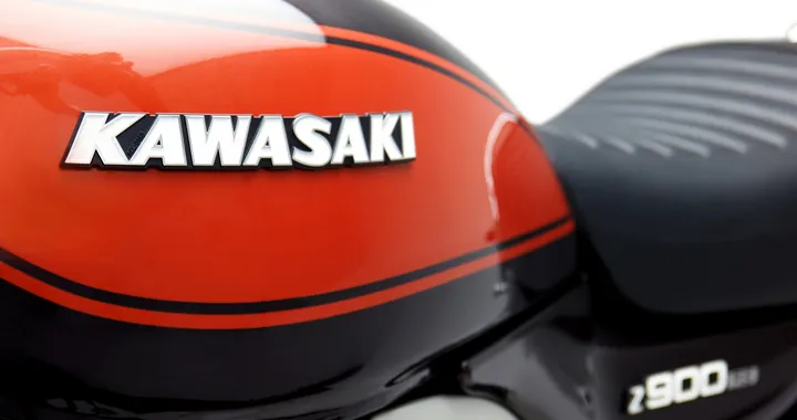 Kawasaki deposita il brevetto per una moto ibrida
