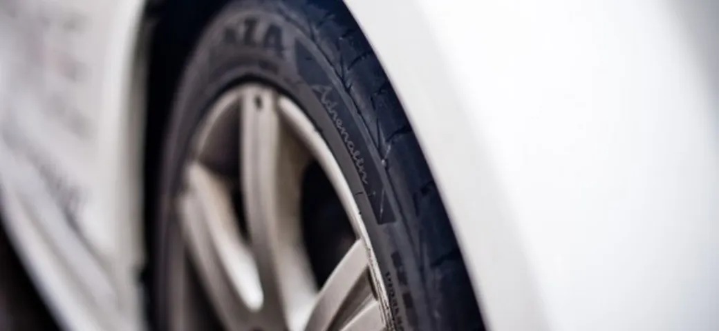 Bridgestone Potenza Adrenalin RE002