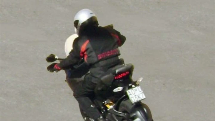 Foto spia della probabile Ducati enduro 1098 del 2010