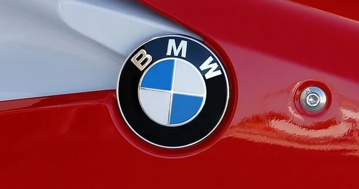 BMW Motorrad aggiorna il listino prezzi per il 2015