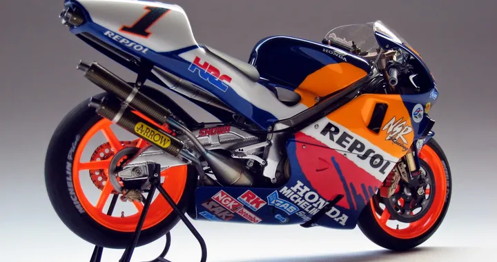 Honda NSR 500 Mick Doohan '98: un capolavoro in scala 1:12