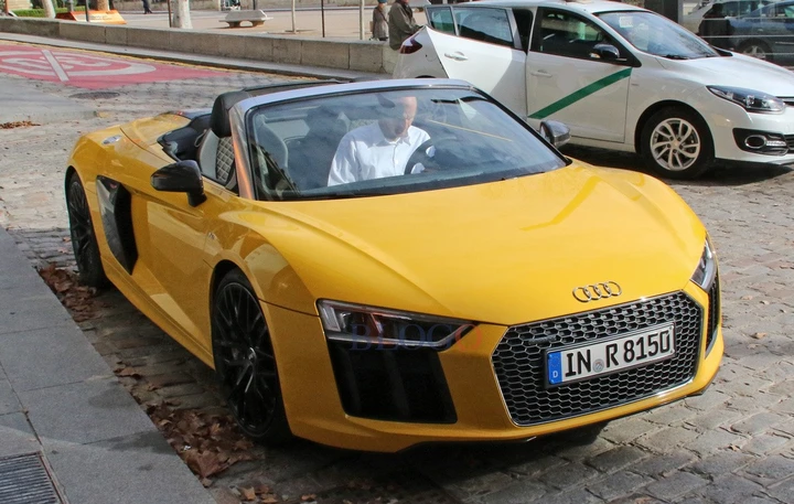 Foto spia dell'Audi R8 Spyder