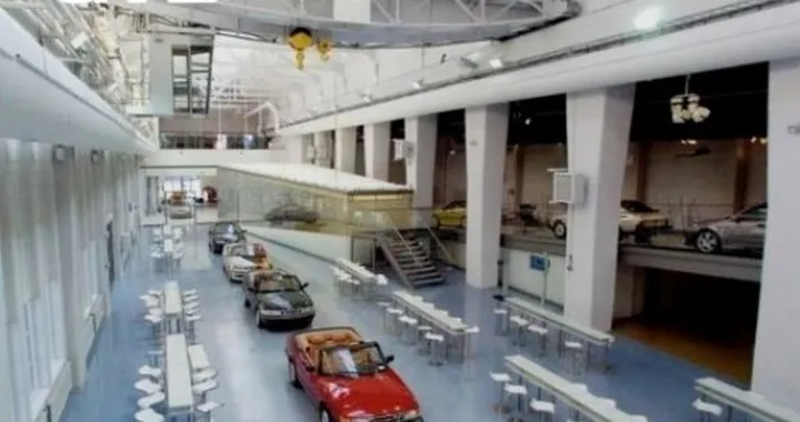 Saab: 120 vetture del museo andranno all'asta!