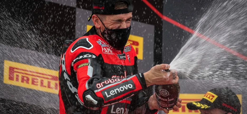 SBK Aragon: Redding azzecca le slick e vince Gara-2