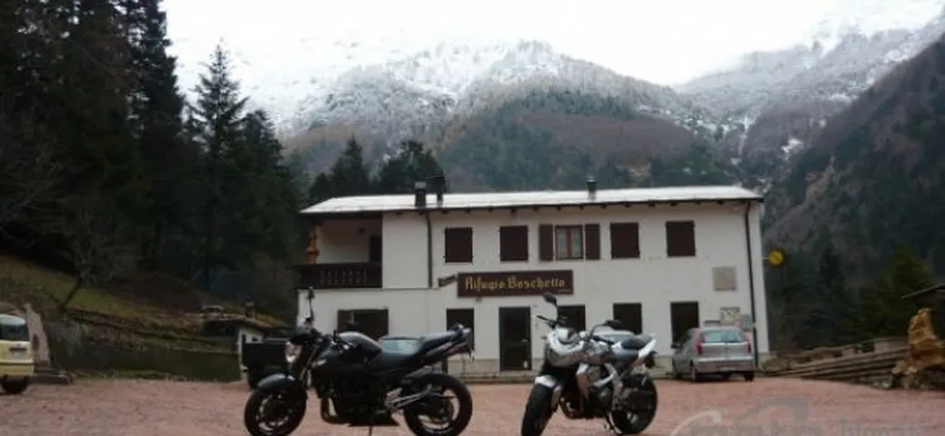 Foto del giorno: motociclettari stagionali
