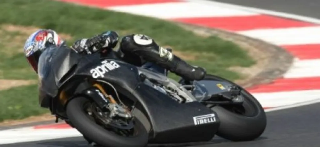 SBK test di Portimao: Byrne il più veloce, importanti progressi per Biaggi e l'Aprilia