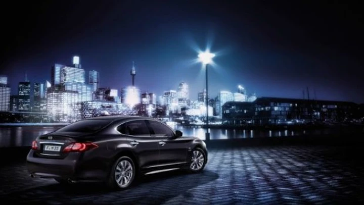 Nuova Infiniti M35h Business Edition