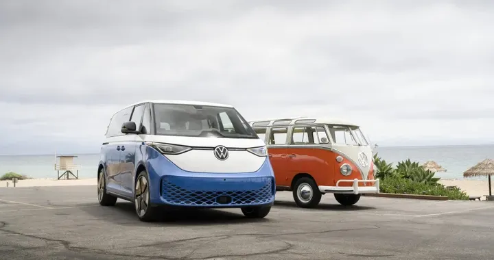Volkswagen, si ferma la produzione di ID. Buzz e Multivan: che succede