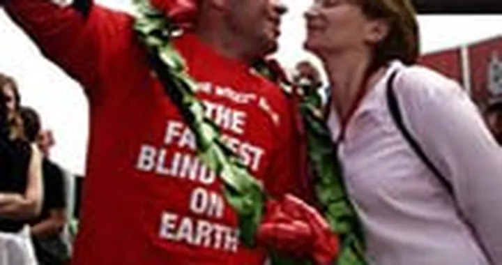 Record di velocità su motocicletta per un "non vedente"