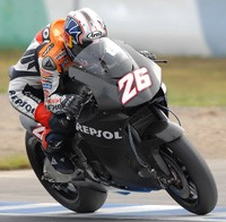 Si ricomincia da Valencia, le MotoGP 800 in pista oggi