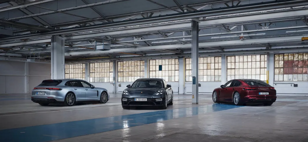 Porsche Panamera: le nuove Turbo S E-Hybrid e 4 E-Hybrid