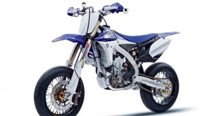 Yamaha al Motodays: esposizione gamma 2012 e test ride dentro e fuori la Fiera di Roma