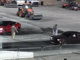 Tesla Model S Plaid domina la drag strip contro Dodge Challenger