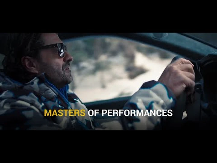 Lamborghini Urus: Alberto Tomba sulla neve col SUV dei record [Video]