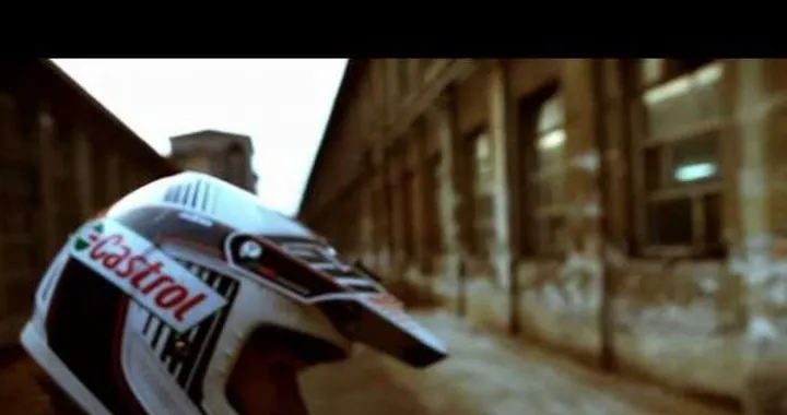 Rok Bagoros: Black Industry con KTM 125 Duke /video