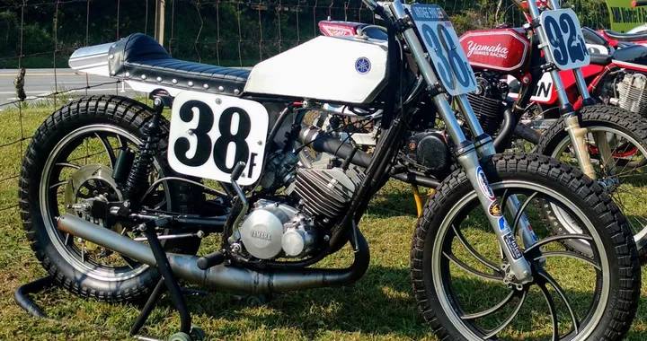 Sputnik: quando una Yamaha degli anni ’70 rinasce come flat track d’autore