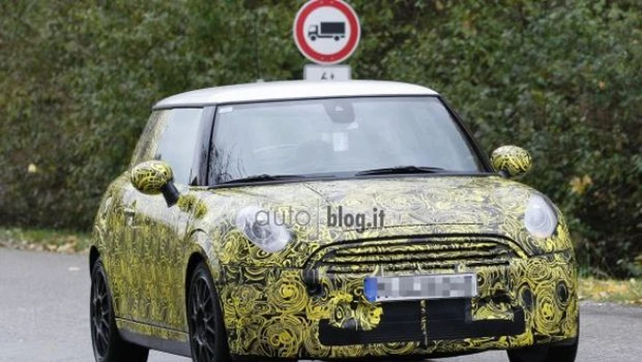 Foto spia nuova MINI Cooper S: i fanali definitivi