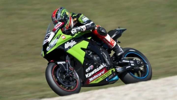 SBK Portimao, Gara1: Tom Sykes stravince e si ricandida al titolo. Biaggi 4°, Melandri (out) in ospedale.