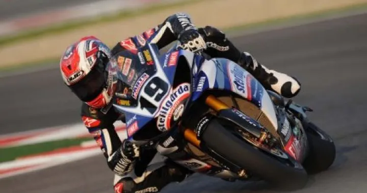 Ben Spies si difende ad Imola in una giornata non facile ma perde la testa del mondiale