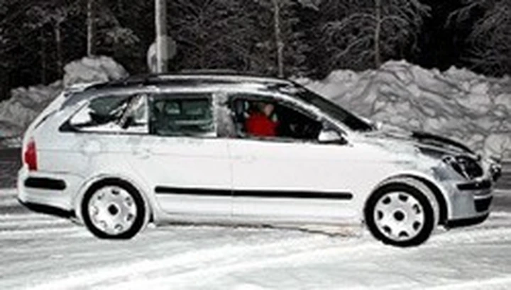 Volkswagen Golf Variant, foto spia
