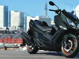 Suzuki Burgman 400 2025: nuovi colori per un classico intramontabile