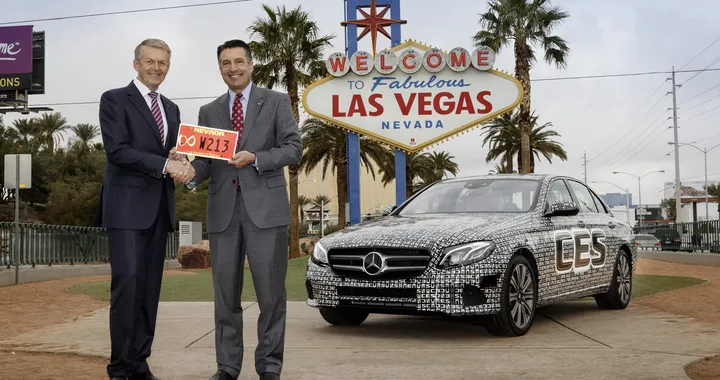 La Mercedes Classe E è la prima auto autorizzata alla guida autonoma