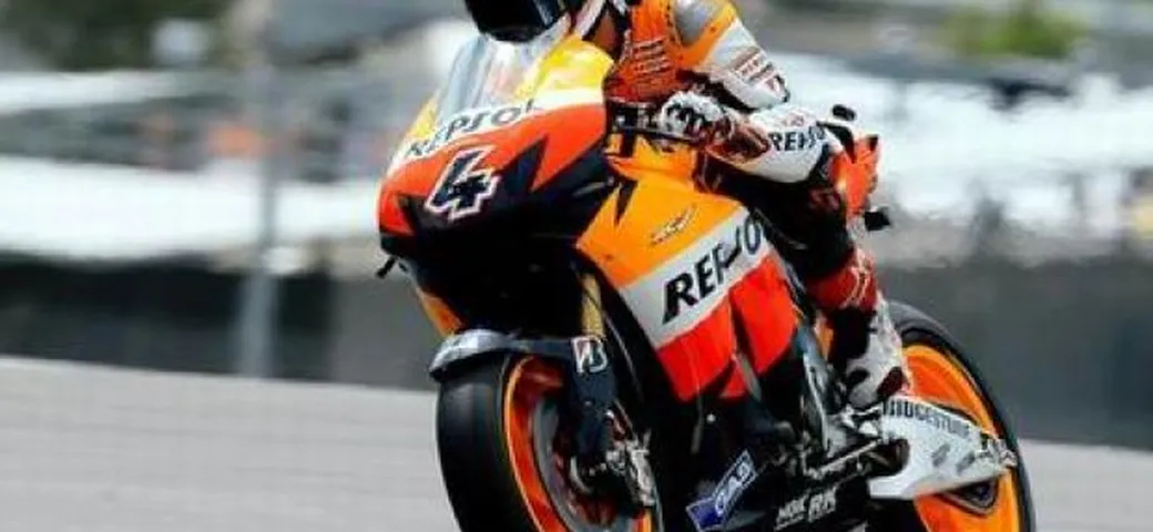MotoGP Le Mans: piove e Dovizioso apre le danze seguito da Stoner, Rossi sesto