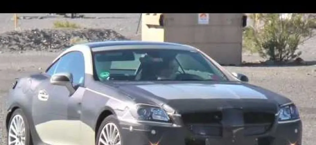 Nuova Mercedes SLK: video spia della terza generazione