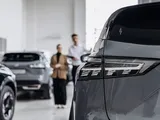 Come scelgono l'auto uomini e donne: prestazioni contro maneggevolezza