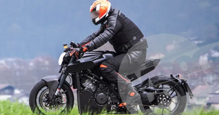 Husqvarna 1301: spiata la super cruiser su base Superduke