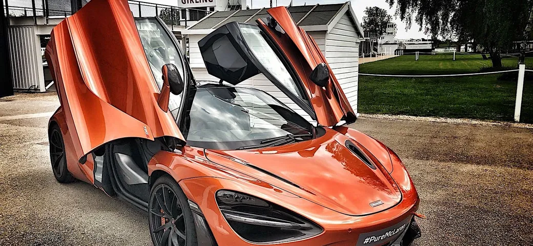 McLaren 570S Coupé e 720S: la prova sul circuito di Goodwood