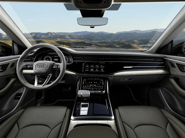 Audi Q8 interni