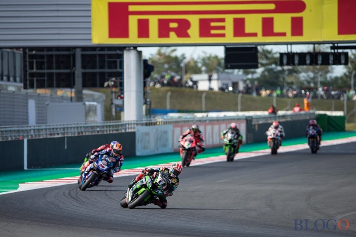 SBK: “E’ la serie B del motociclismo”. La sberla di Ezpeleta. Rossi “salvatore”?