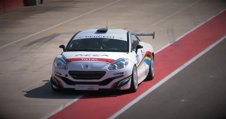 Peugeot RCZ Cup & RCZ R: confronto in pista