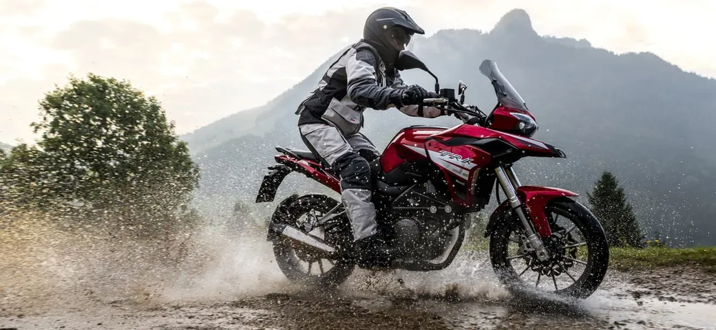 Benelli TRK 251: la perfetta compagna di viaggio per i più giovani