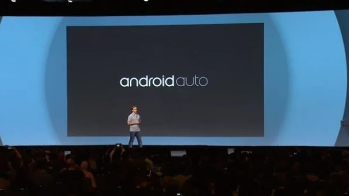 Android Auto: presentato il rivale di Apple CarPlay