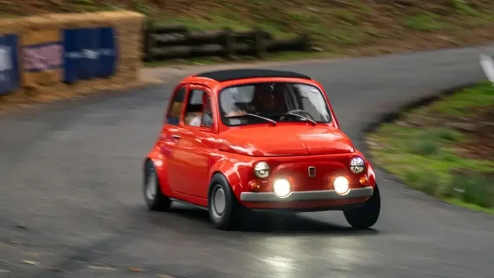 Fiat 500 Scattante, la storica city car rinasce come restomod da oltre 170 mila euro