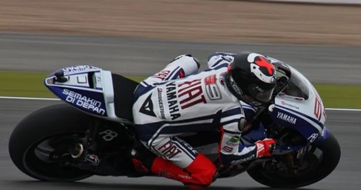 MotoGP: ancora Jorge Lorenzo in cavalcata solitaria ad Assen, Pedrosa e Stoner sul podio