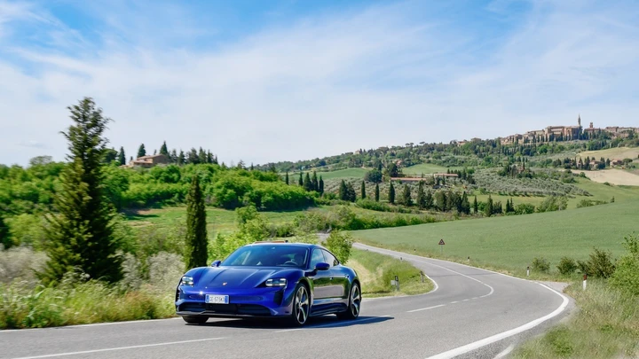 Porsche Taycan RWD: la prova su strada