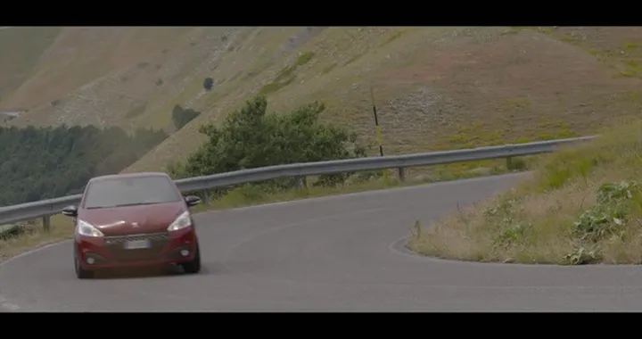 Peugeot 208 GTi by Peugeot Sport: l'assetto sportivo