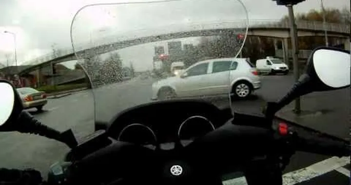 Avoiding idiots on the daily commute to work - dublin