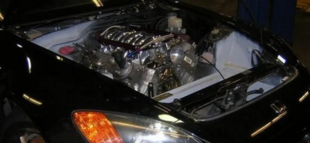 Honda S2000 con motore Corvette