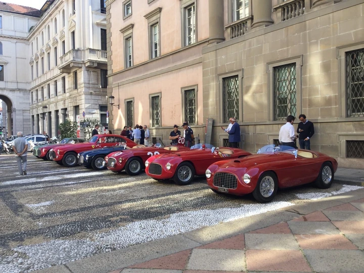 Ferrari carrozzate Touring a Milano col Celebration Tour [Foto]