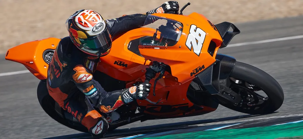 KTM, consegnate a Jerez le 25 RC 8C con Pedrosa e Kallio a fare da coach in pista