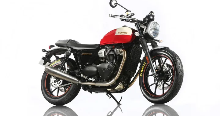 Triumph Street Twin by Pirelli al MBE 2016